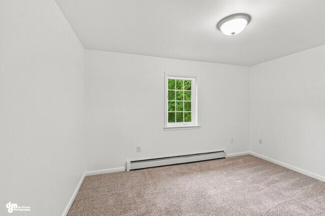 Building Photo - 8643 Lynnette Dr