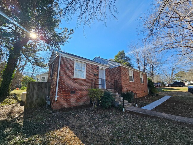 Building Photo - Cute Home in Plaza-Midwood/Noda Area