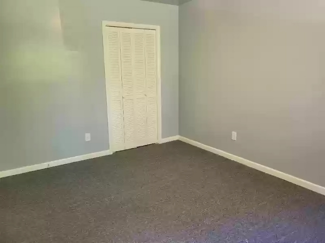 Building Photo - 10025 Nadina Dr SE