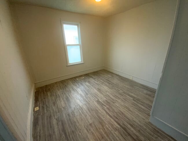 Building Photo - 56 Bismark St