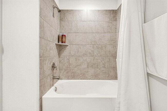 Building Photo - 2206 Laurel Bloom Ln