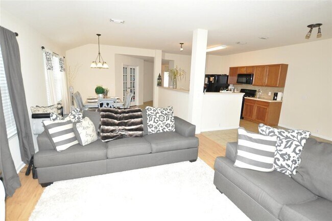 Building Photo - 4733 Foster Hill Ct