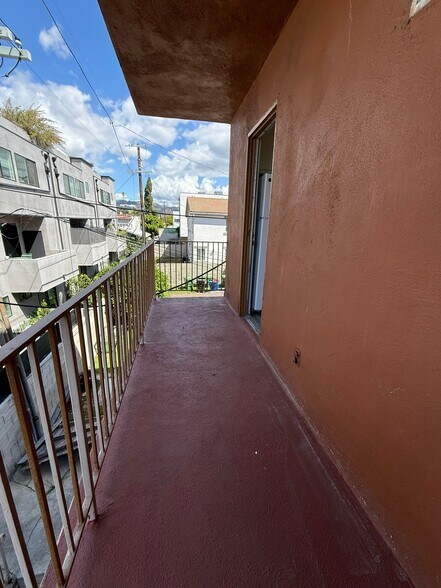 Building Photo - 915 N Wilton Pl