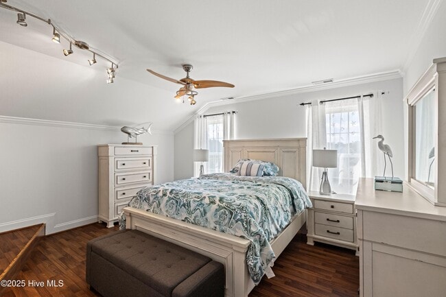 Building Photo - 112 Cherry Grove Dr