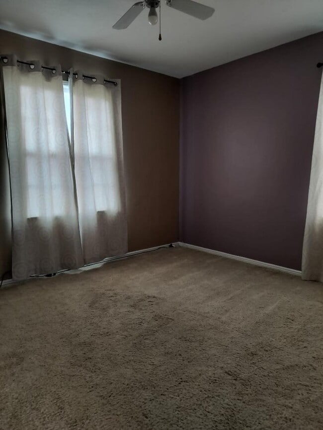 Building Photo - 519 Utah Ave