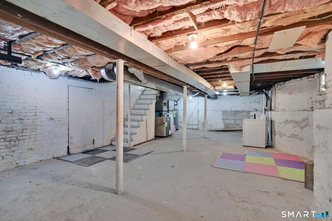 Building Photo - 42 Hartford Ave