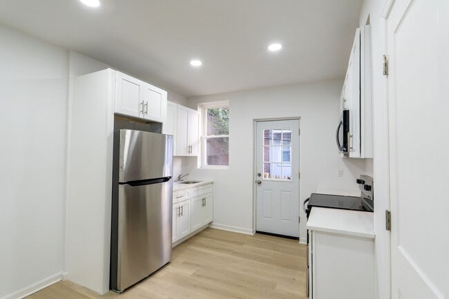 Building Photo - Newly rehabbed and Passed PHA Inspection too
