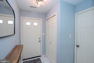 Building Photo - 128 S Barrow Pl
