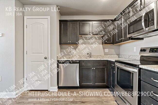 Building Photo - 3 Bed Townhome in Belton; Raymore-Peculiar...