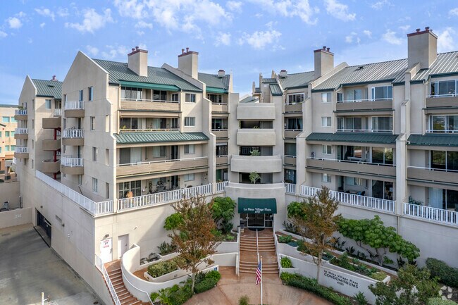 Building Photo - La Mesa Village Plaza