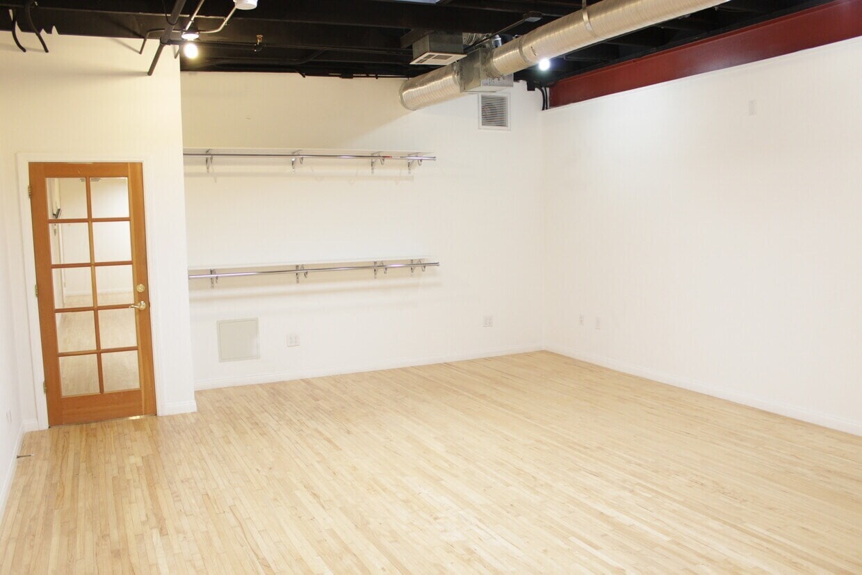 Building Photo - 5401 Alvern Cir