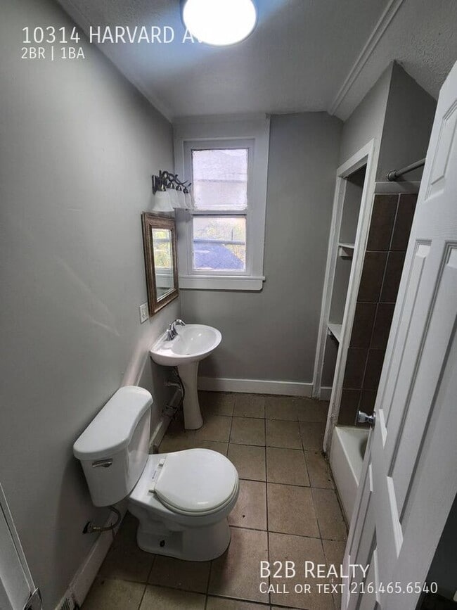 Building Photo - 10314 Harvard Ave