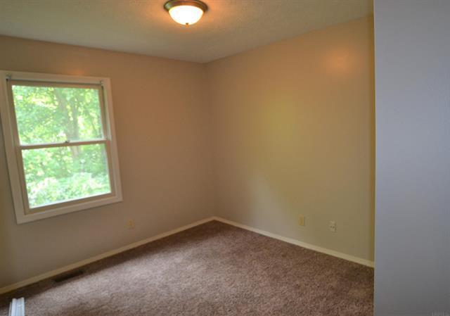 Building Photo - 1383 W Allen St