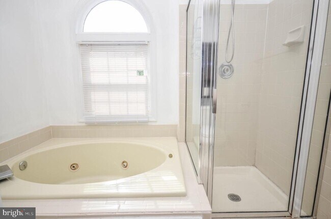 Building Photo - 62 Drumcastle Ct