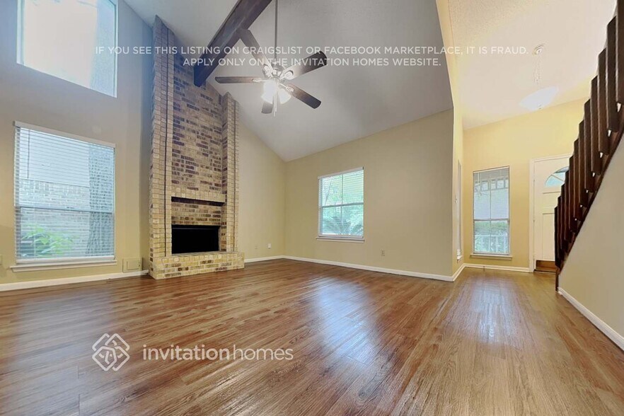 Building Photo - 11 Brentwood Oaks Ct