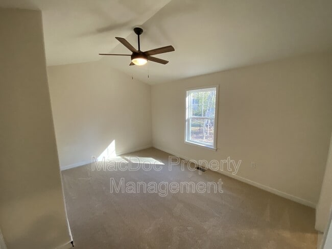 Building Photo - 54 Azalea Way