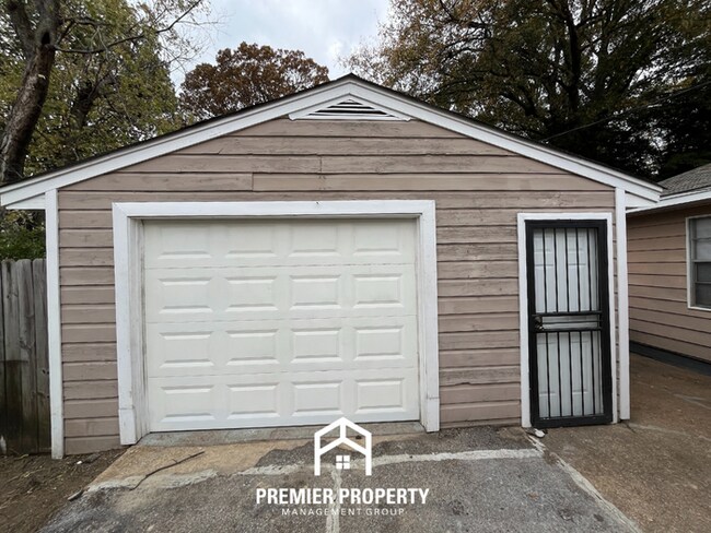 Building Photo - 2983 Cherry Rd