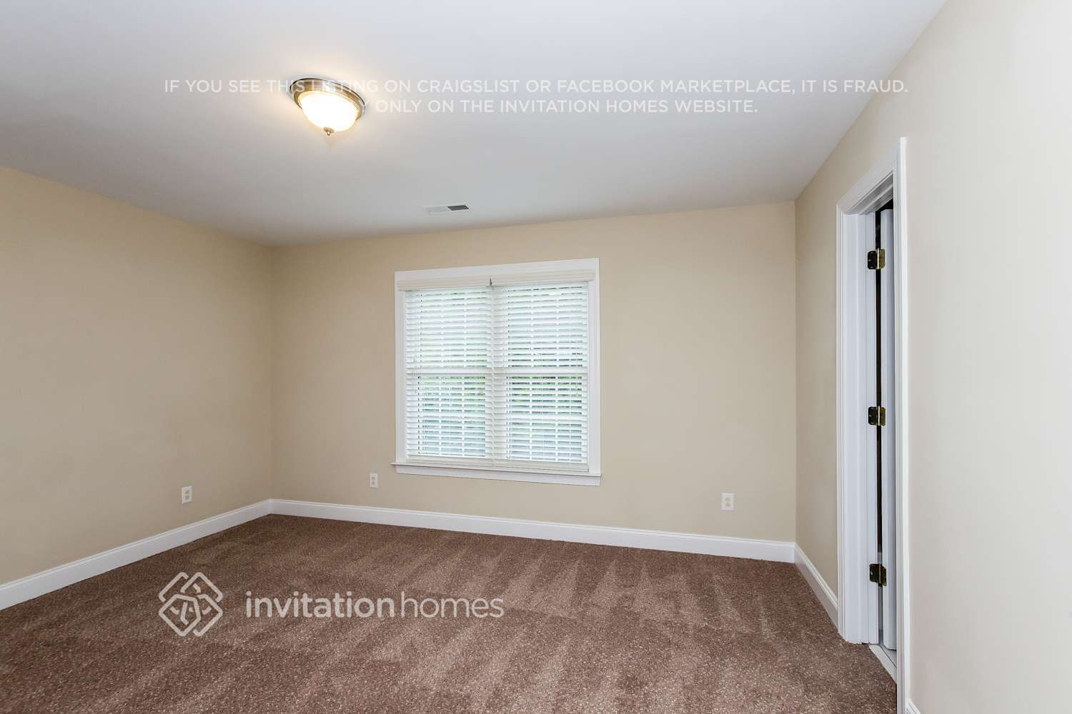 Building Photo - 9014 Sandpiper Dr