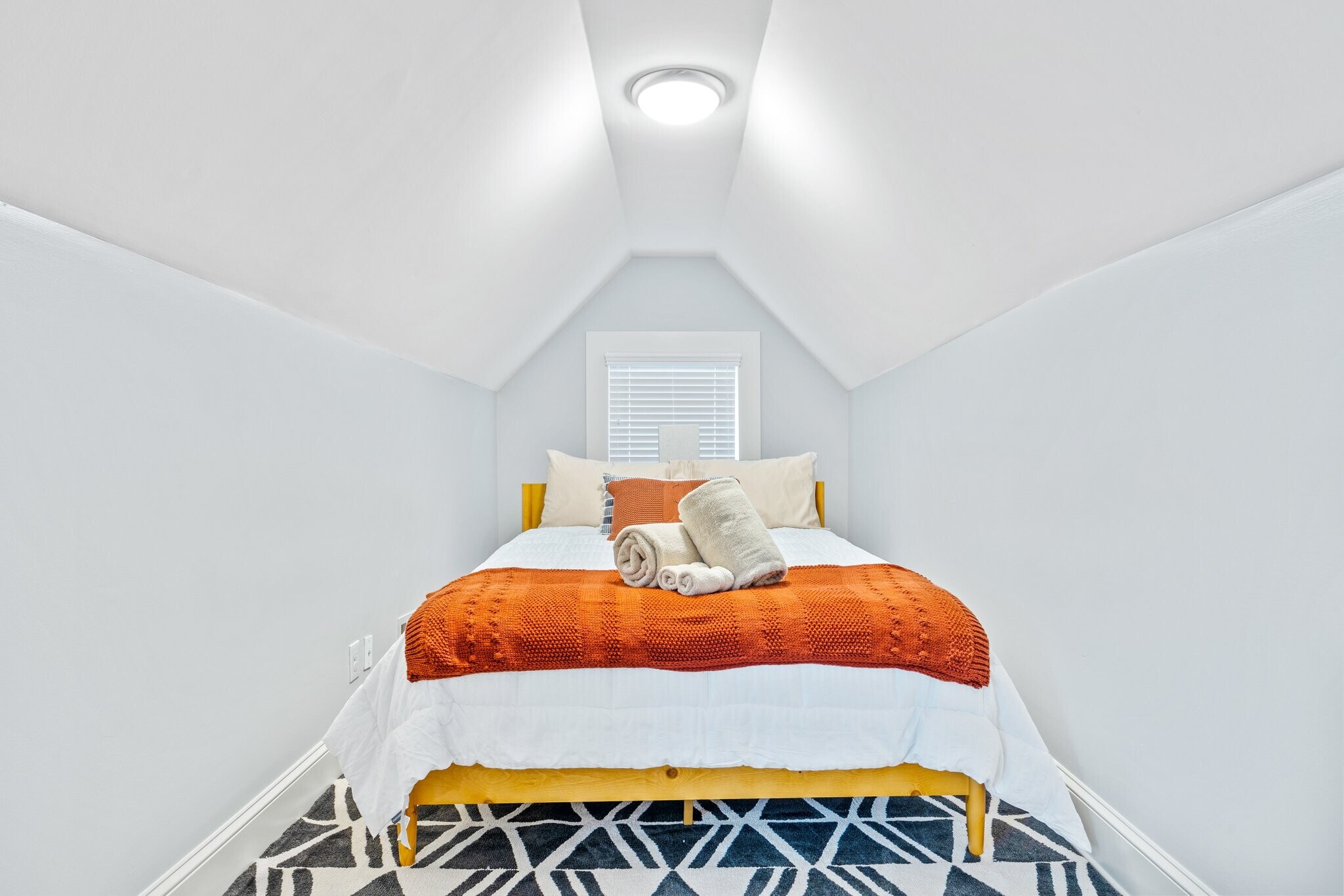 Building Photo - 1146 Wade St NE