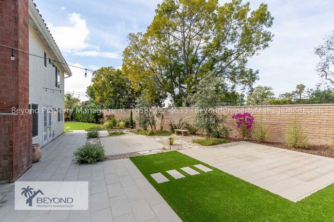 Building Photo - 1595 Avenida De Los Lirios