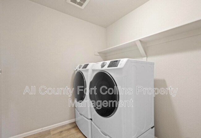 Building Photo - 5217 Alberta Falls St