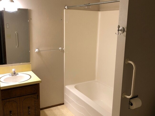 Building Photo - David Drive Duplex