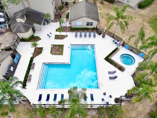 Building Photo - The Landings Condominiums