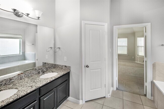 Building Photo - 16210 Stoney Elms Ct