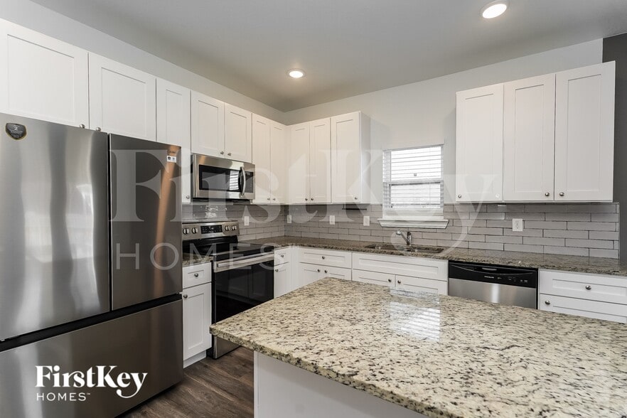 Building Photo - 7308 Parkside Pl Dr