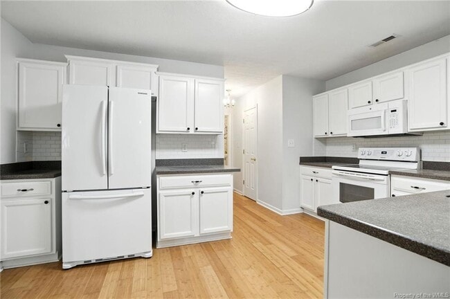 Building Photo - 4241 Teakwood Dr