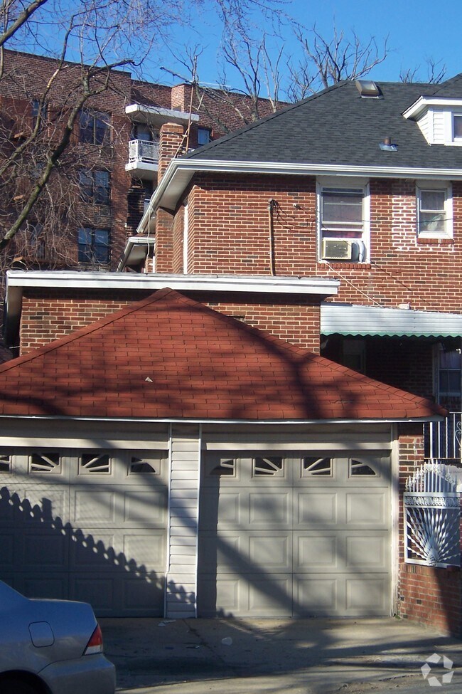 Building Photo - 407 Beach 20Th St