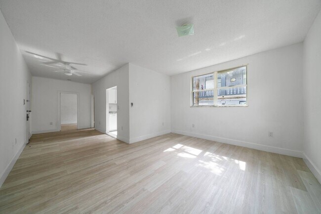 Interior Photo - 974 NW 2nd St
