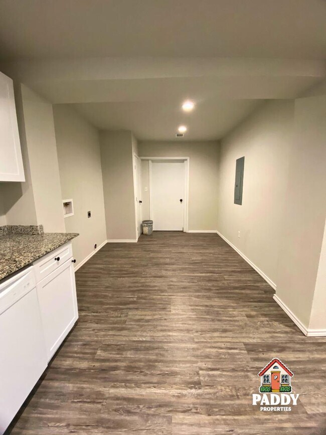 Building Photo - 202 E Arkansas St