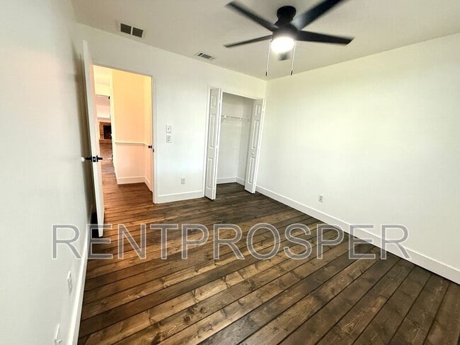 Building Photo - 3502 Exeter Ct