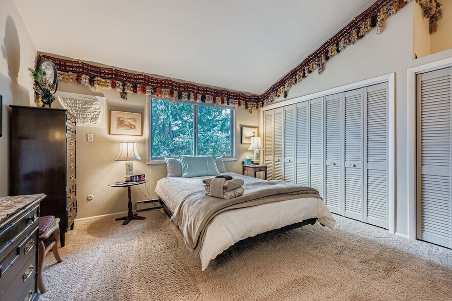 Building Photo - 2751 Glenwood Dr