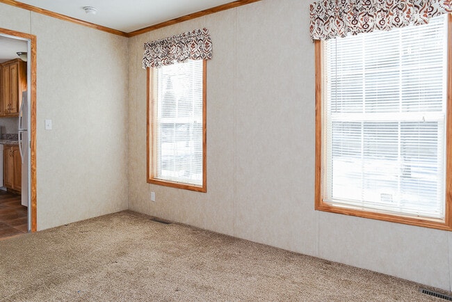 Building Photo - 900 Boothby Rd