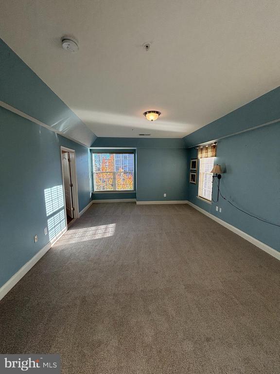 Building Photo - 7300 Travertine Dr