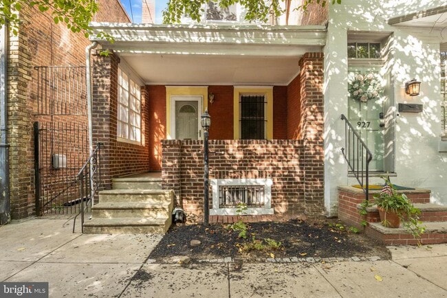 Building Photo - 925 S 46th St