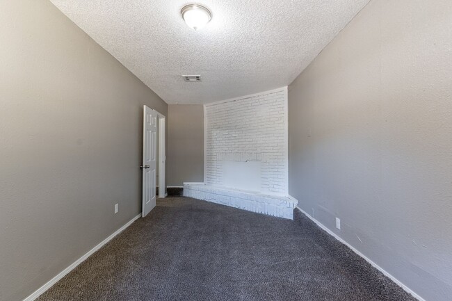 Building Photo - 1521 Marydale Ave