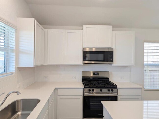 Building Photo - 107 Imola St