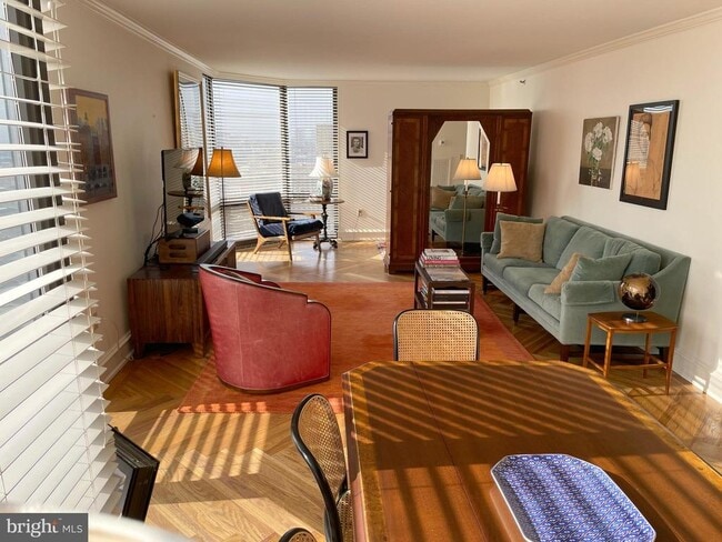 Building Photo - 2020 Walnut St