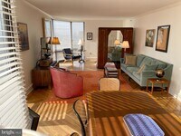 Building Photo - 2018 Walnut St