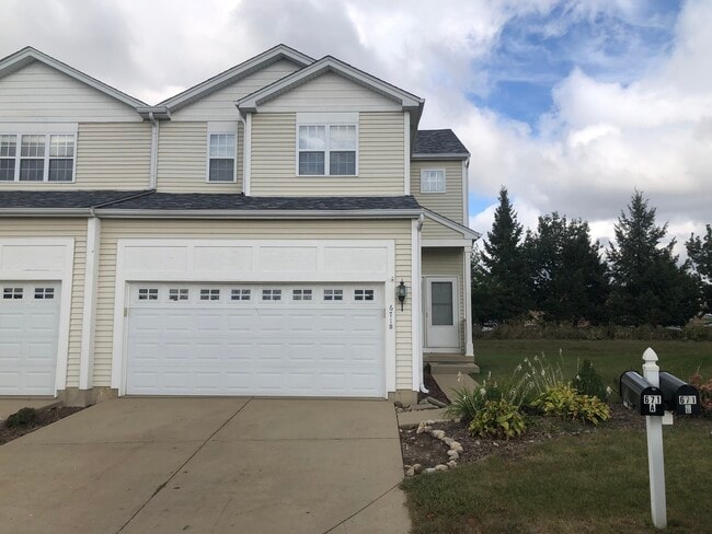 Primary Photo - 671 Fieldcrest Dr