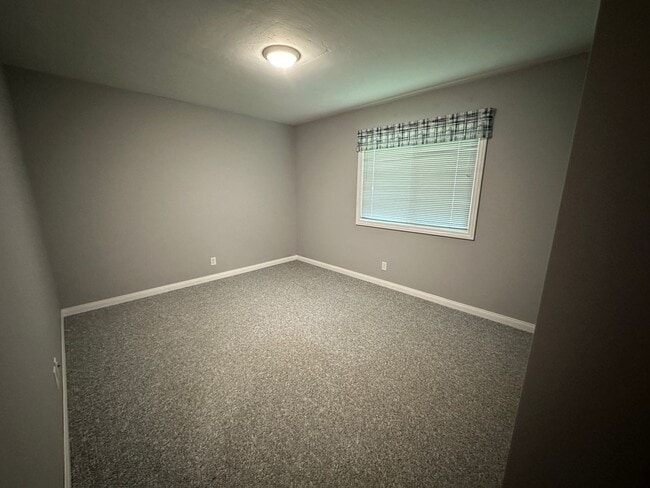 Building Photo - West-End Ramona 3BR Ranch on 2 Acres – Easy Poway Commute