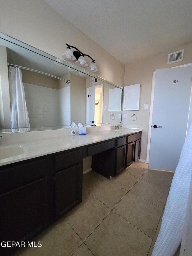 Building Photo - 305 Garden Grove Ln