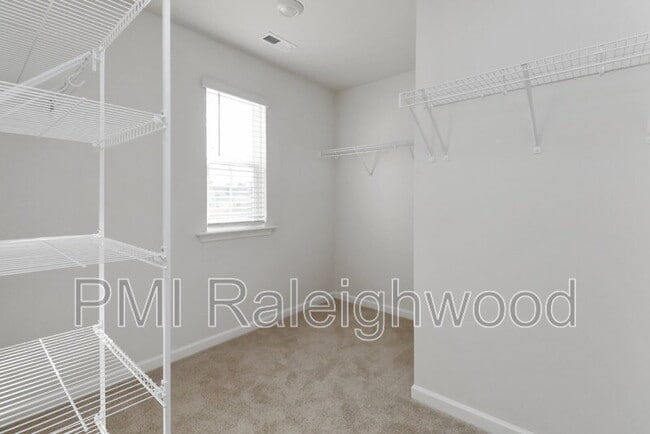 Building Photo - 258 Palm Dr