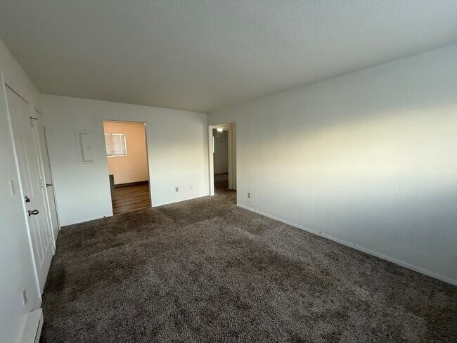 Building Photo - 5016 1st Ave NW