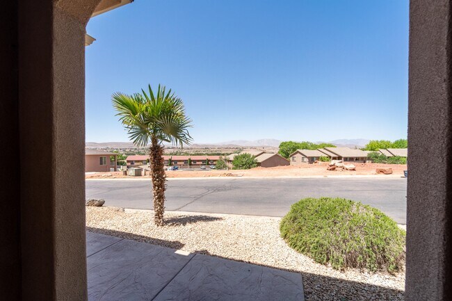Building Photo - 1210 W Indian Hills Dr