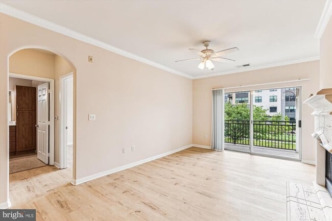 Building Photo - 12941 Centre Park Cir