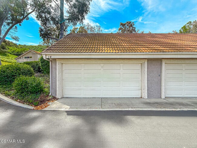 Building Photo - 576 Calle De Las Ovejas